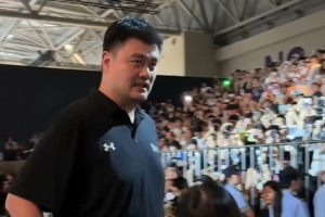 KAIYUN SPORTS-期待联动！库里品牌中国行继续进行 姚明现身活动现场