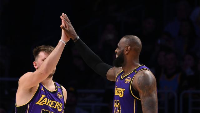 KAIYUN SPORTS-40岁堪比MVP赛季！詹皇梦回巅峰冲向千胜大关